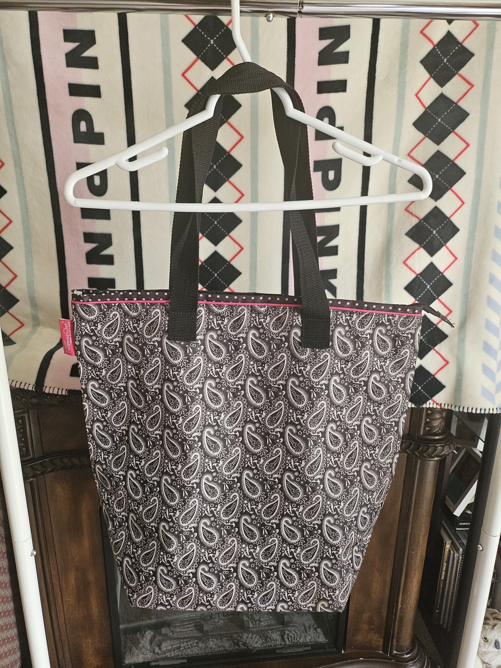 The Pampered Chef Black Paisley Tote with Pink Accent